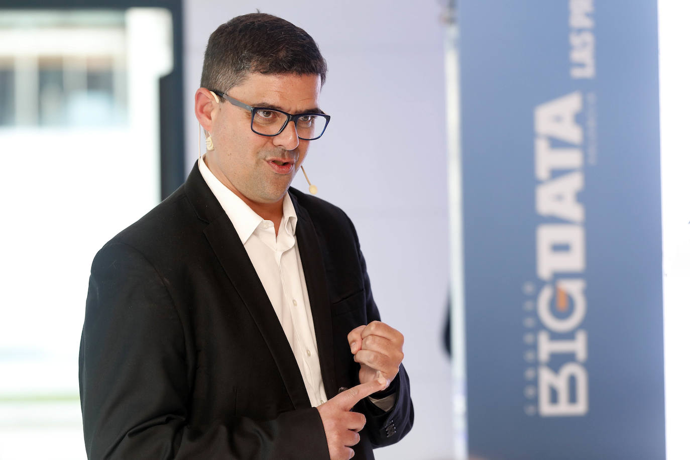 El congreso Big Data ha celebrado este jueves en Valencia su cuarta edición en el Hotel Balneario Las Arenas, con el objetivo de ofrecer al centenar de asistentes las diferentes claves para que la tecnología mejore la vida de los ciudadanos.