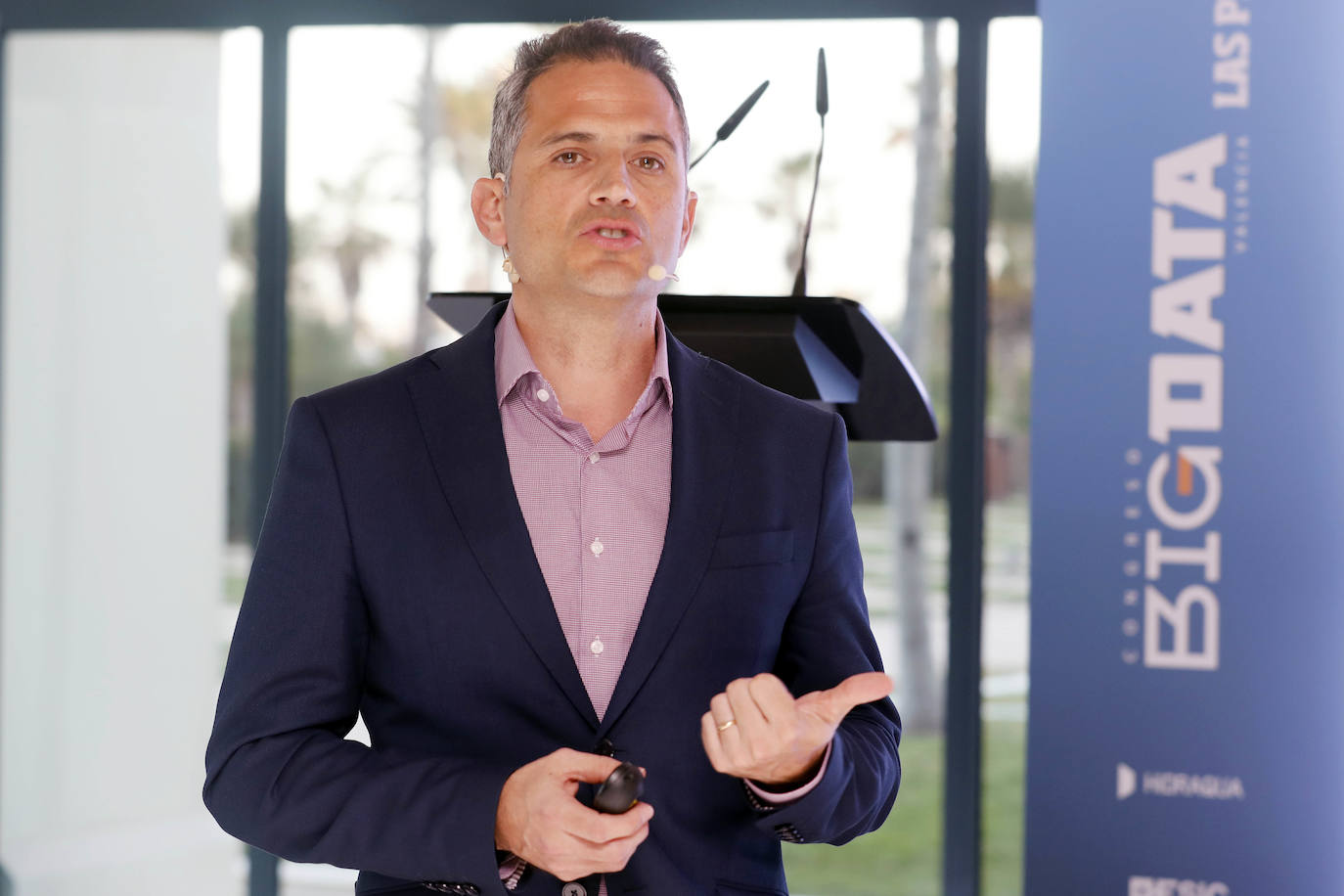 El congreso Big Data ha celebrado este jueves en Valencia su cuarta edición en el Hotel Balneario Las Arenas, con el objetivo de ofrecer al centenar de asistentes las diferentes claves para que la tecnología mejore la vida de los ciudadanos.