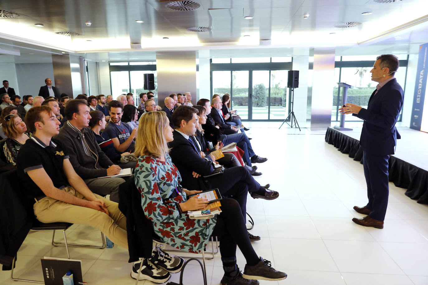 El congreso Big Data ha celebrado este jueves en Valencia su cuarta edición en el Hotel Balneario Las Arenas, con el objetivo de ofrecer al centenar de asistentes las diferentes claves para que la tecnología mejore la vida de los ciudadanos.