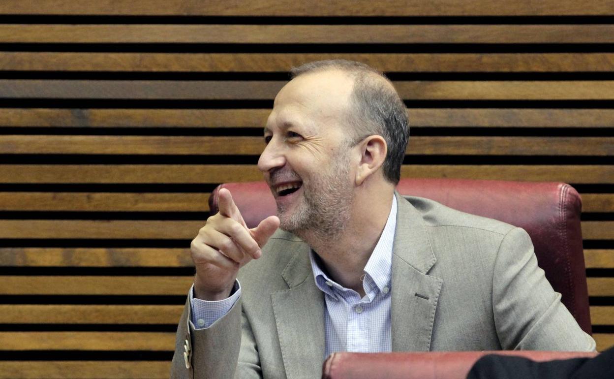 Alexis Marí, en su escaño de Les Corts la pasada legislatura. 