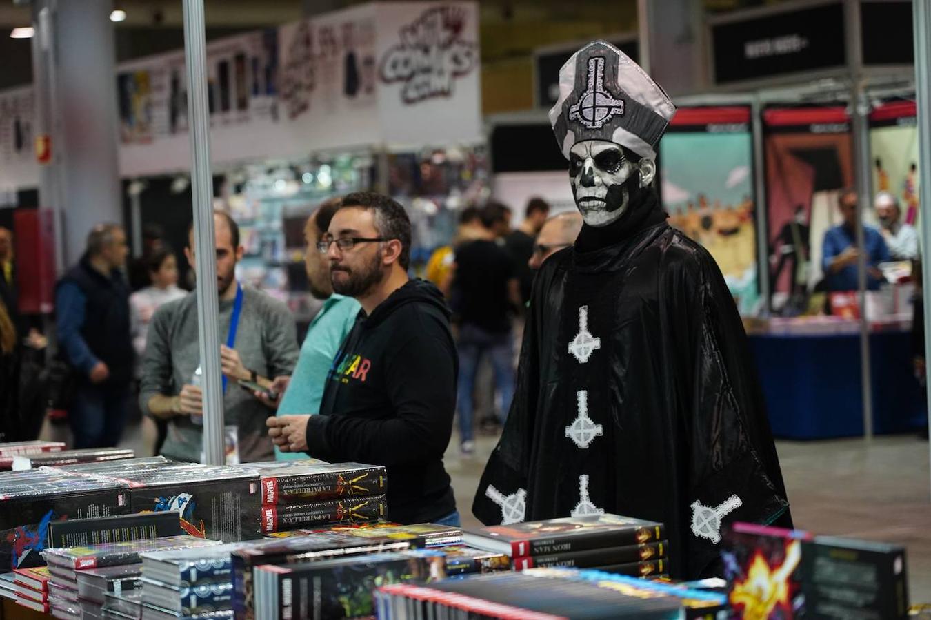 Cientos de personas han acudido al Salón del Cómic de Valencia