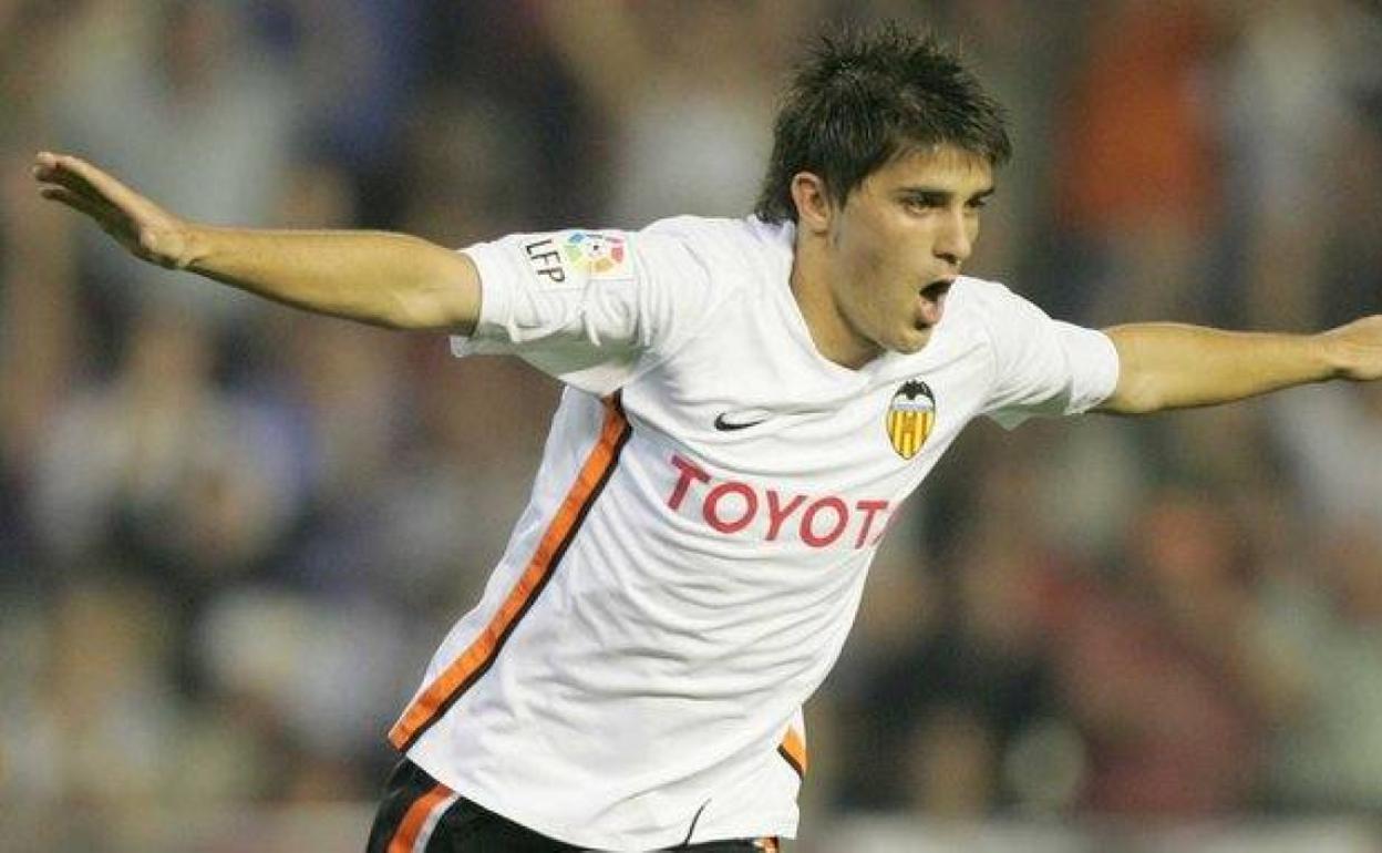 El Valencia CF aplaza el homenaje a Villa por el coronavirus