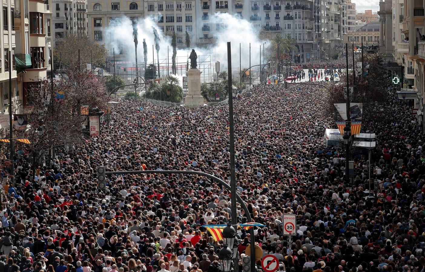 Primera mascletà de las Fallas 2020, el domingo 1 de marzo, de la pirotecnia Peñarroja.