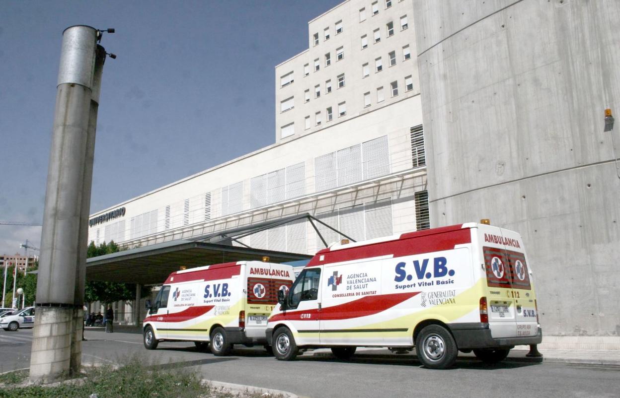  Foto de la entrada de Urgencias del Hospital de Alicante. LP