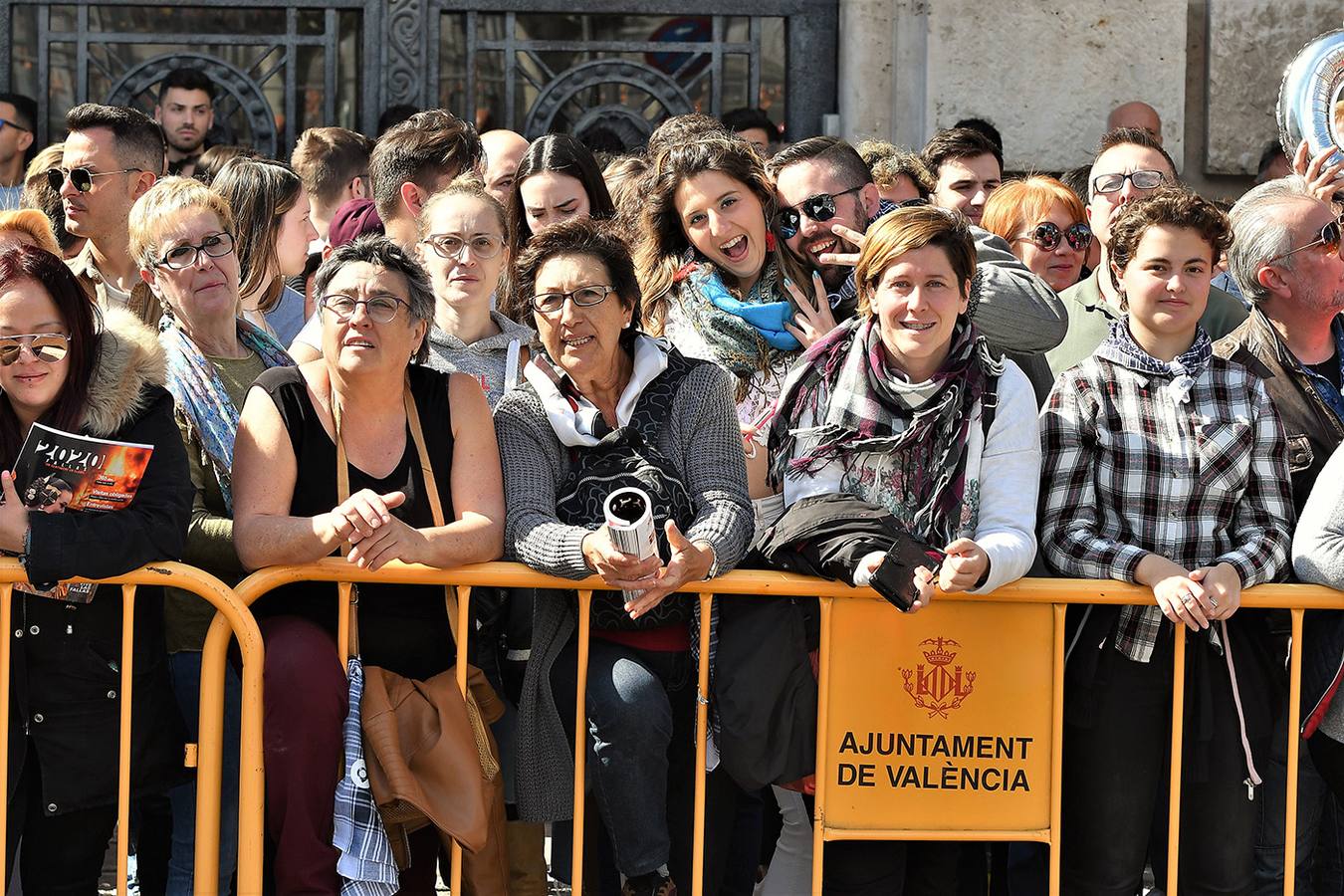 Fotos: Búscate en la mascletà de hoy, martes 3 de marzo