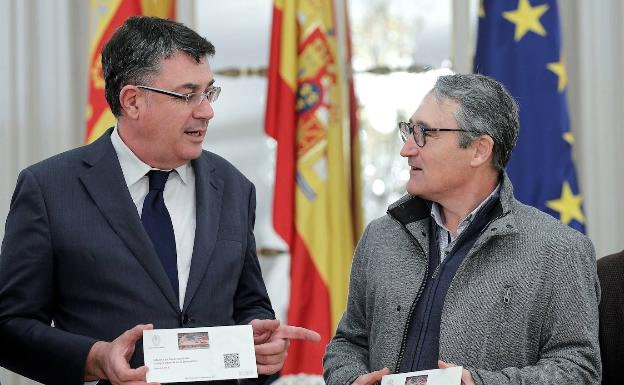 El presidente de Les Corts, Enric Morera, junto al Síndic Major de Comptes, Vicent Cucarella, en una foto de archivo