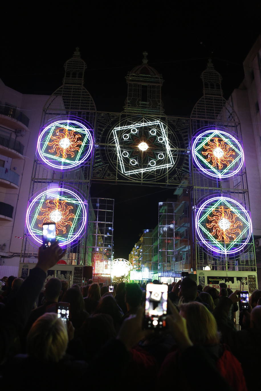 Encendido de la Falla Malvarrosa