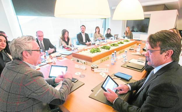 Durante la mesa de expertos se trataron temas muy interesantes para el futuro de los escolares.