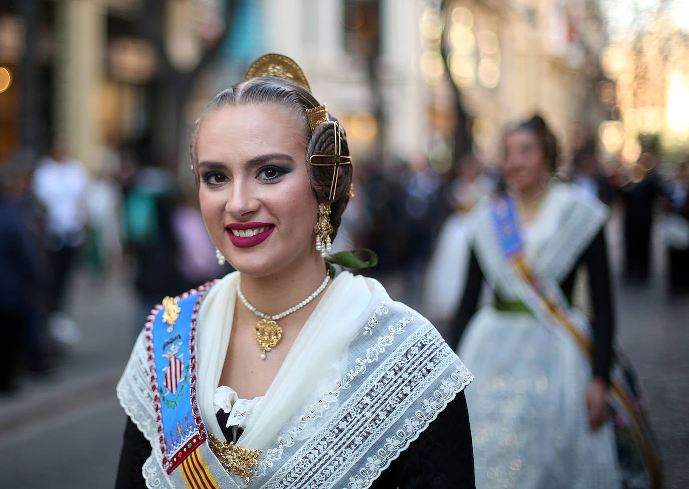 Fotos: La magia de la Cabalgata del Ninot estrena las Fallas