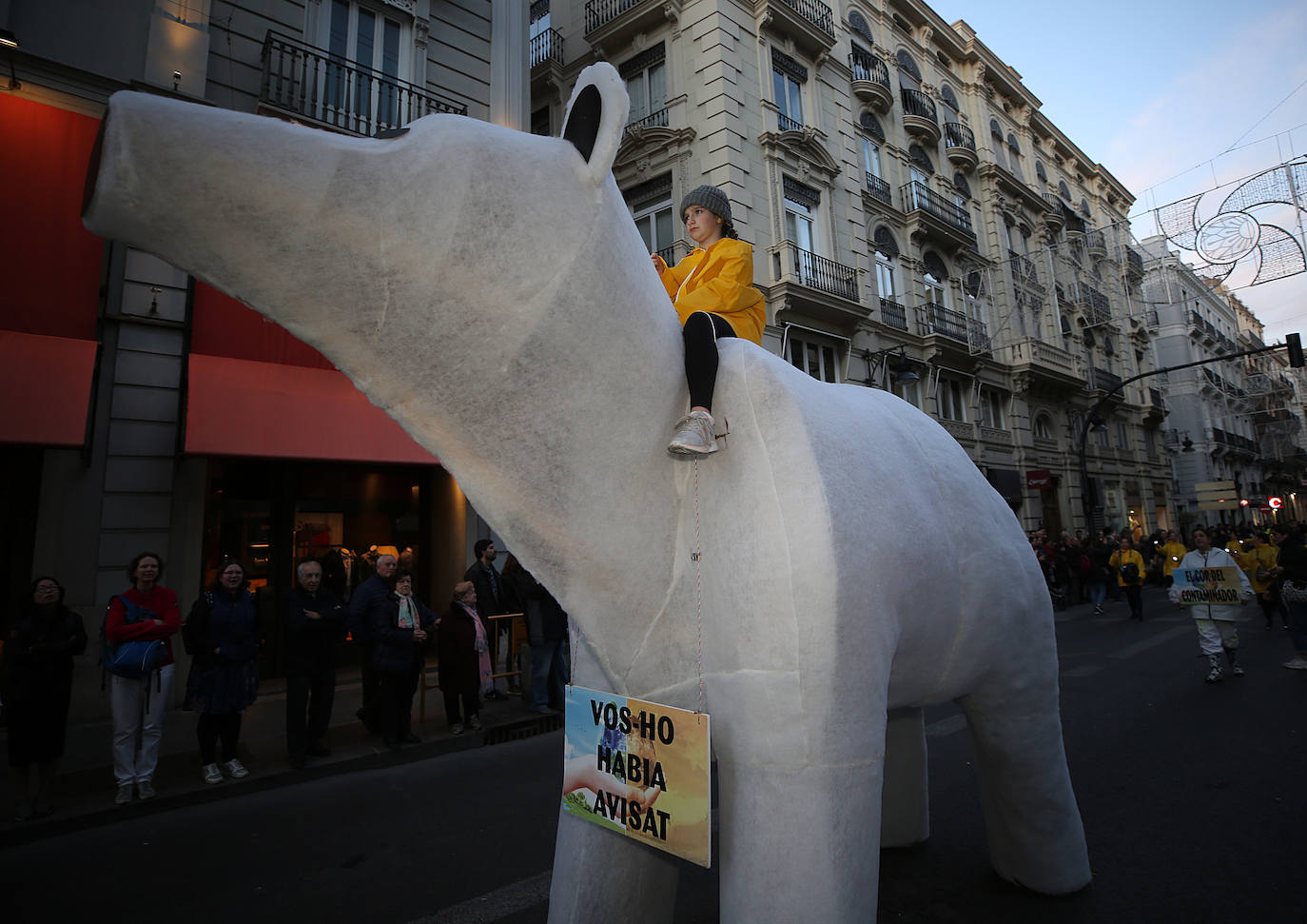 Fotos: La magia de la Cabalgata del Ninot estrena las Fallas