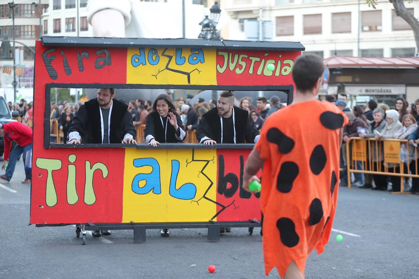 Fotos: La magia de la Cabalgata del Ninot estrena las Fallas