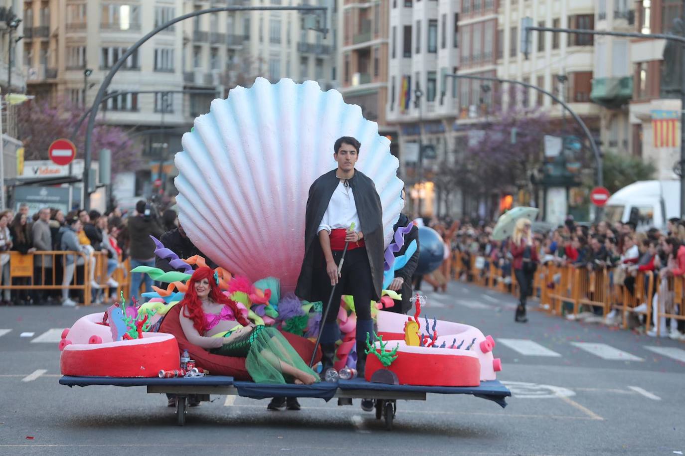 Fotos: La magia de la Cabalgata del Ninot estrena las Fallas