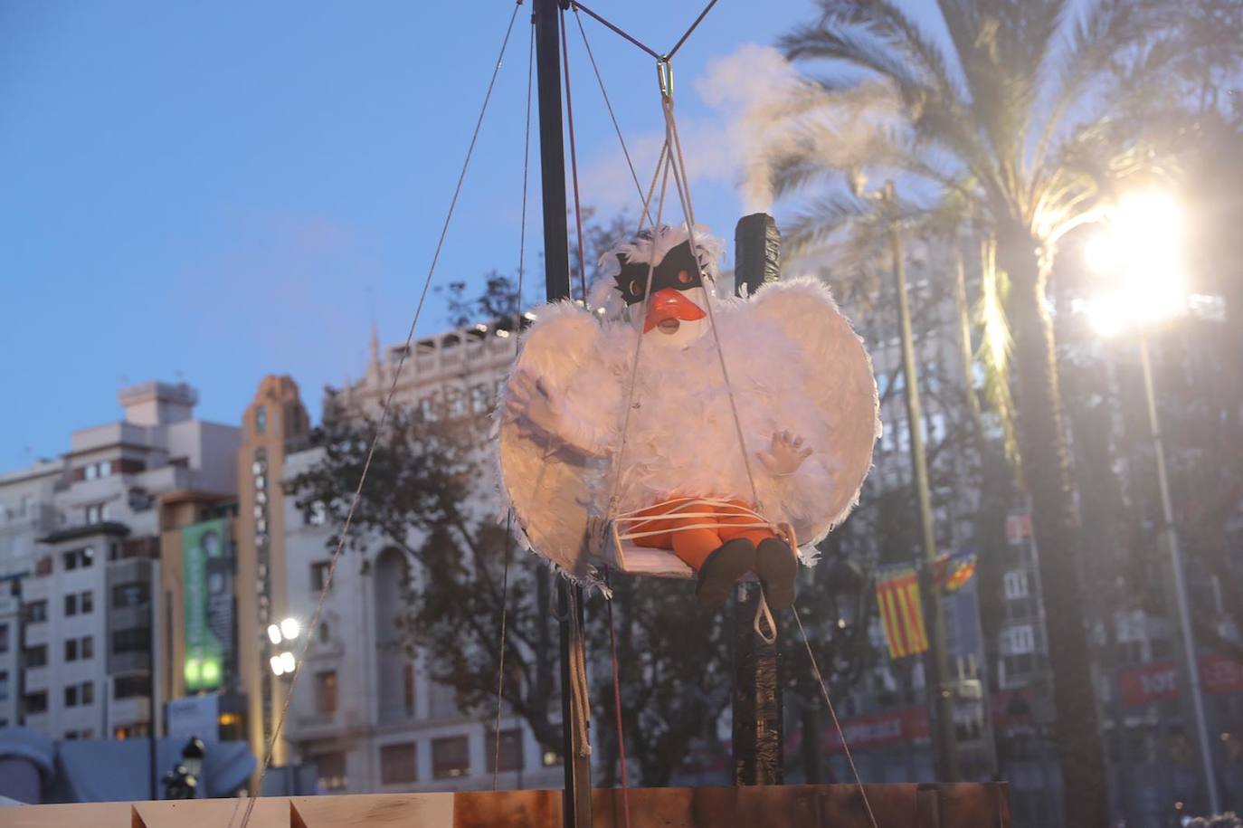 Fotos: La magia de la Cabalgata del Ninot estrena las Fallas