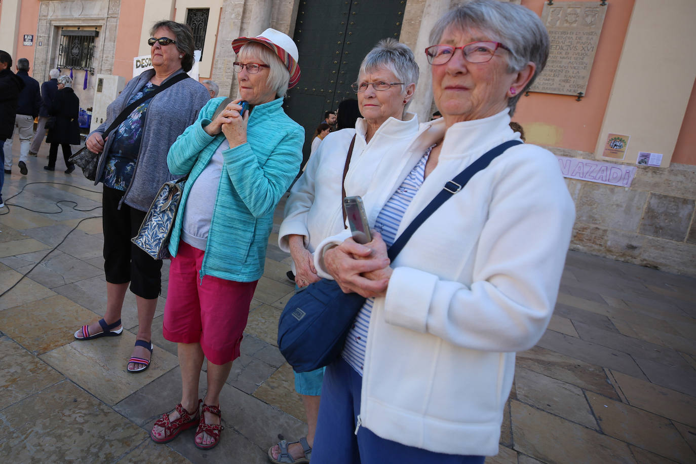 Concentración feminista en la Plaza de la Virgen