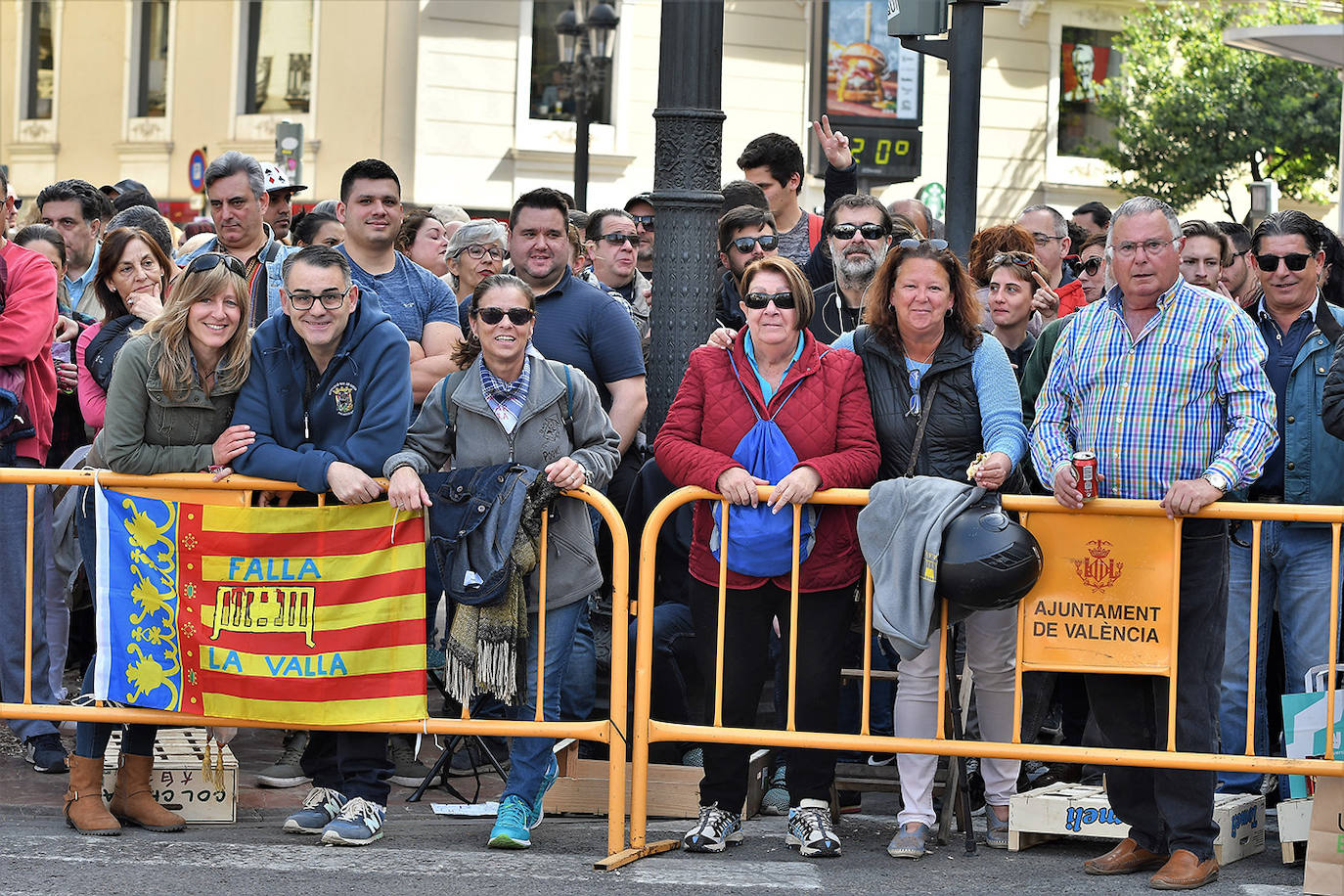 Pirotecnia del Mediterráneo triunfa con su mascletà al revés.