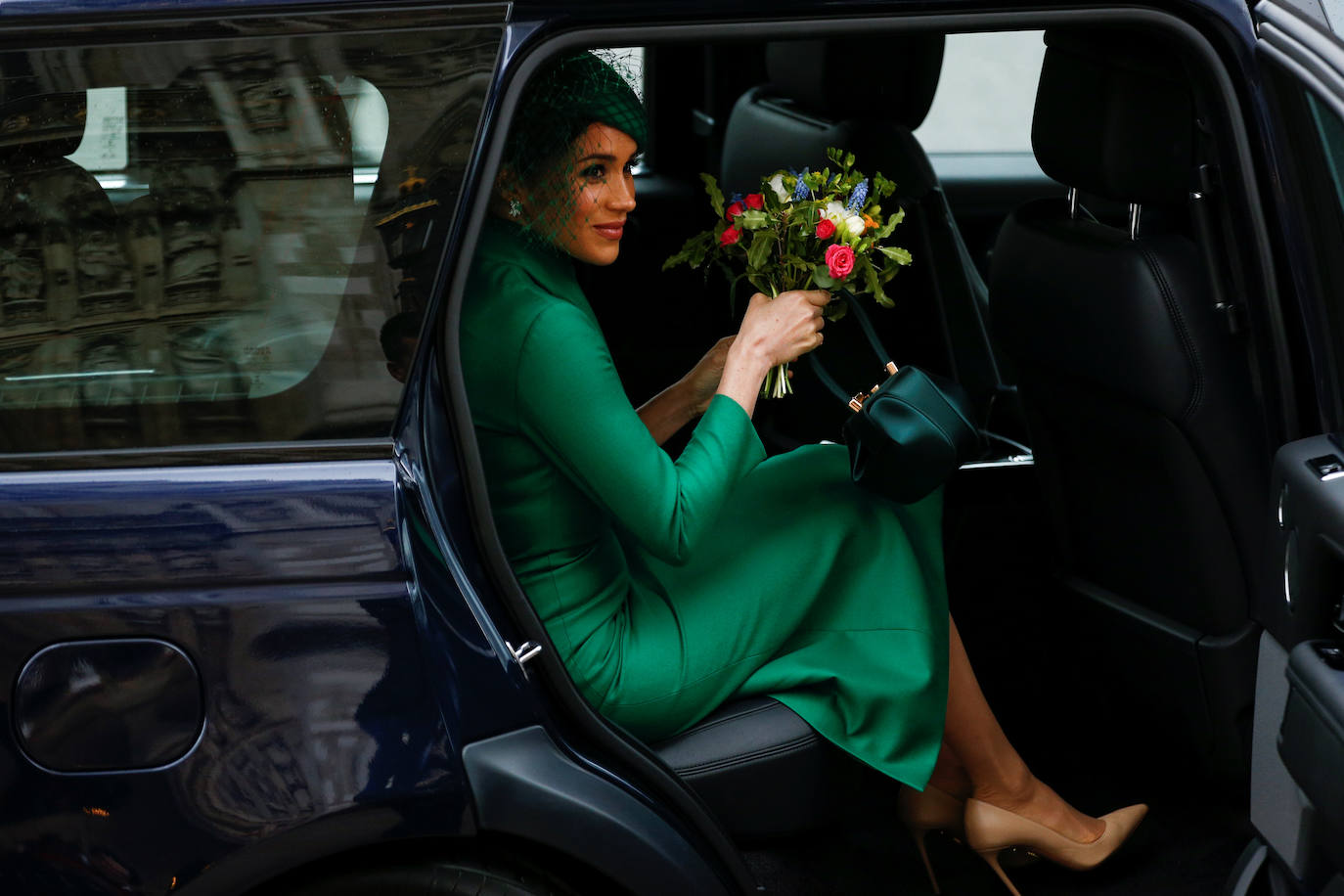 Relajados y sonrientes, el duque y la duquesa de Sussex hicieron este lunes su última aparición como miembros de la realeza británica, acompañando a la reina Isabel II en un oficio religioso en Londres, antes de dar el salto a su nueva vida. Ambos asistieron junto a los otros miembros de la familia real a una misa la Abadía de Westminster con motivo del día de la Mancomunidad británica.