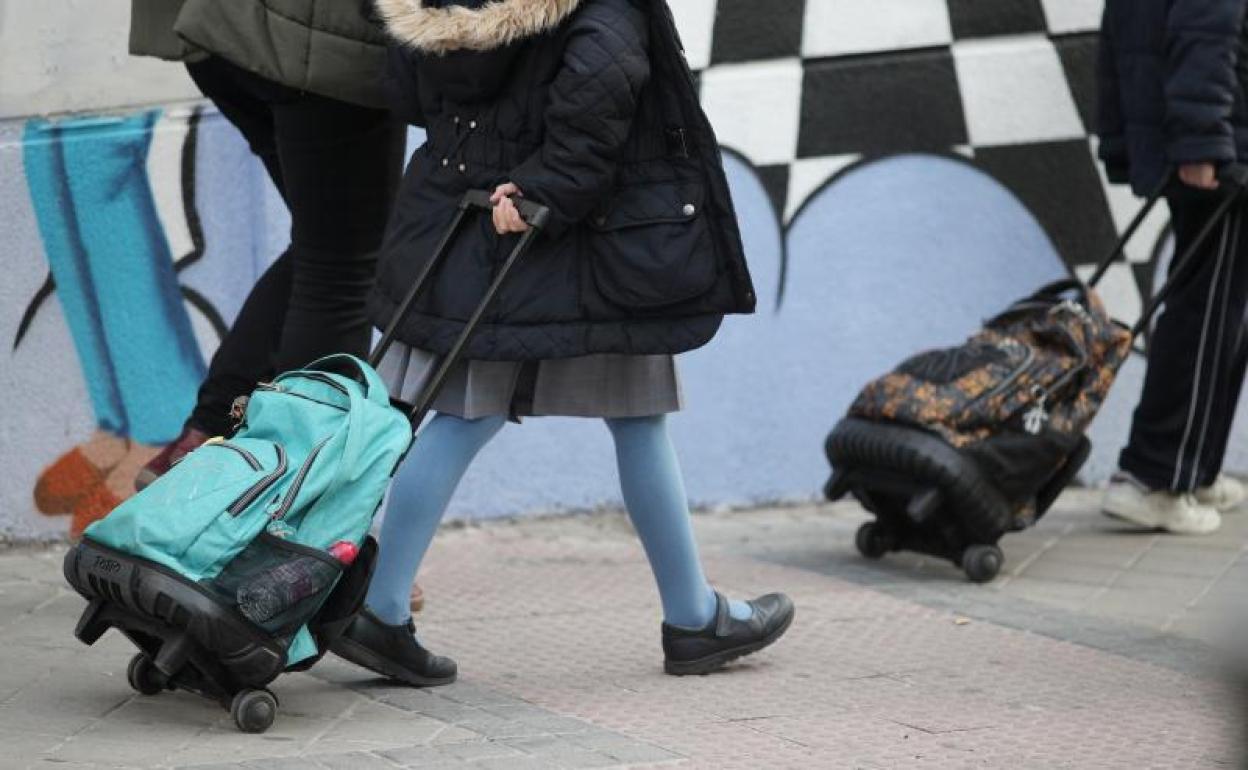 USO pide un permiso retribuido para los padres de niños sin colegio