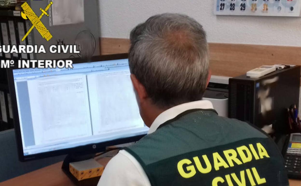 Un agente de la Guardia Civil. 