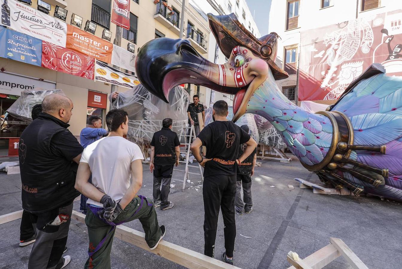 Las Fallas de Valencia se suspendieron el pasado 10 de marzo por la pandemia del coronavirus, una medida histórica que no ocurría desde la Guerra Civil. El sector vive en la incertidumbre desde entonces.