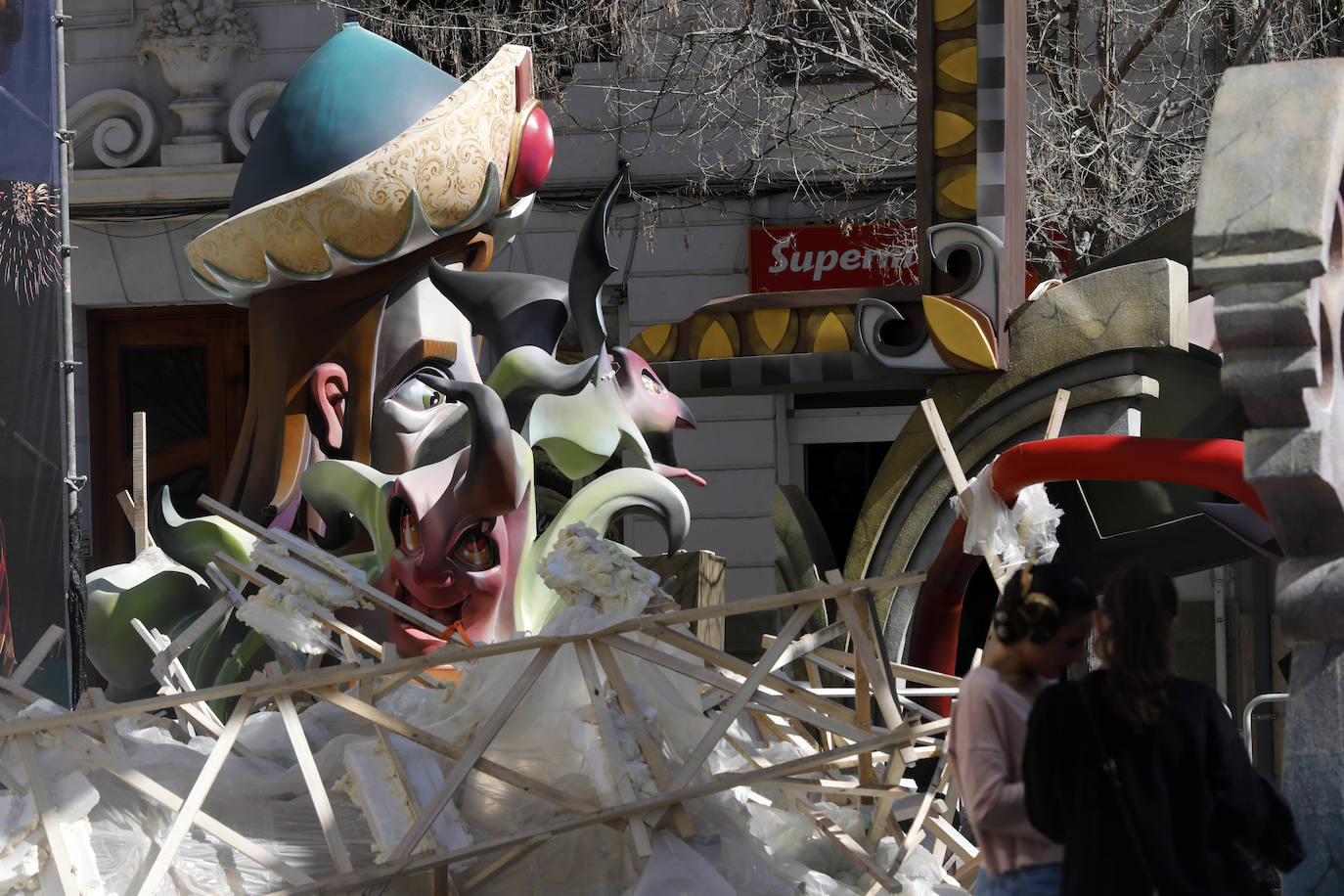 Las Fallas de Valencia se suspendieron el pasado 10 de marzo por la pandemia del coronavirus, una medida histórica que no ocurría desde la Guerra Civil. El sector vive en la incertidumbre desde entonces.