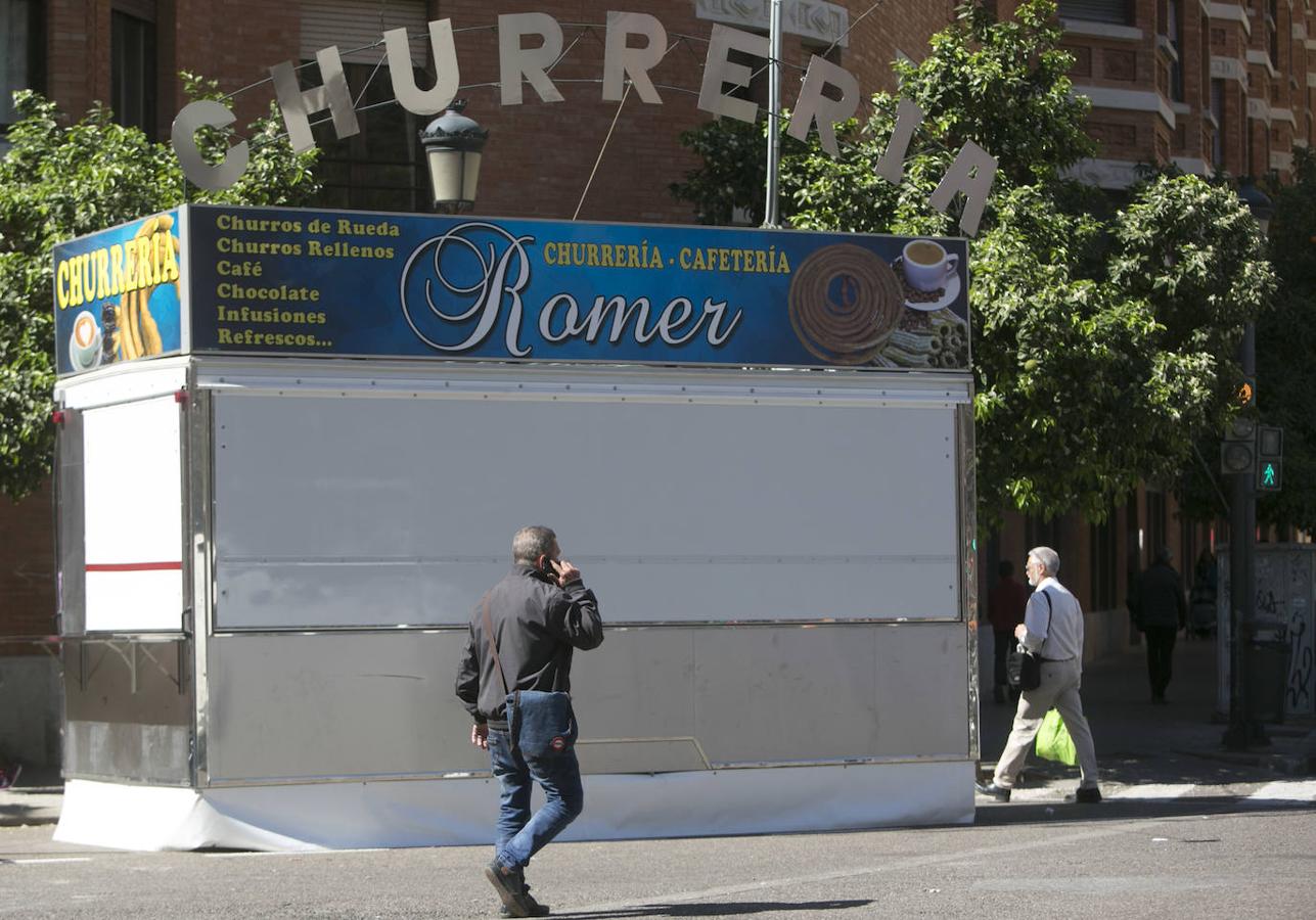 Churrería cerrada en la calle Albacete. 