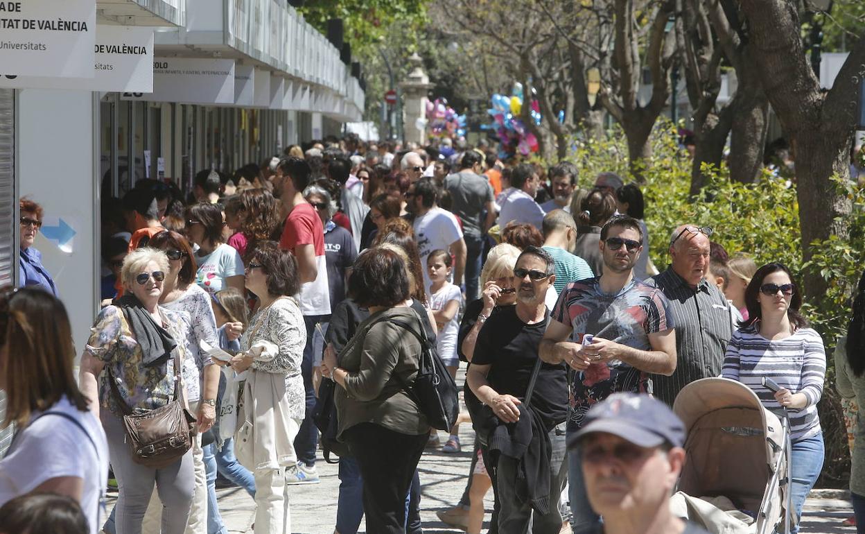 La Fira del Llibre, que se iba a iniciar en abril. 