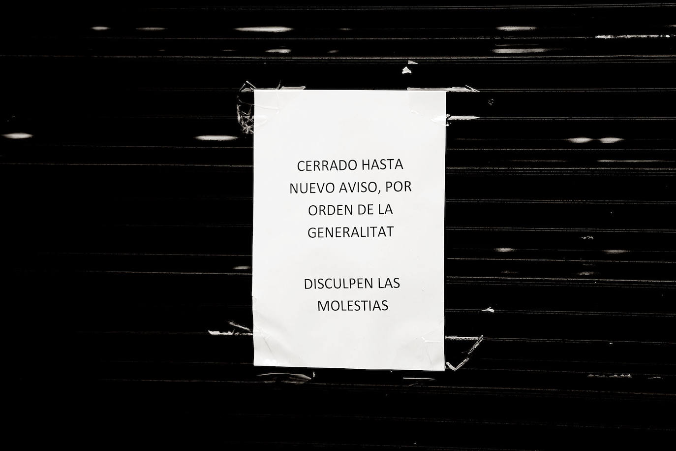 El Gobierno valenciano ha decretado el cierre a partir de las 24:00 horas de este viernes, de todos los bares, restaurantes y zonas de ocio para limitar la propagación y contagio del coronavirus. 