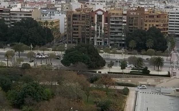 La Policía, en el cauce del Turia.