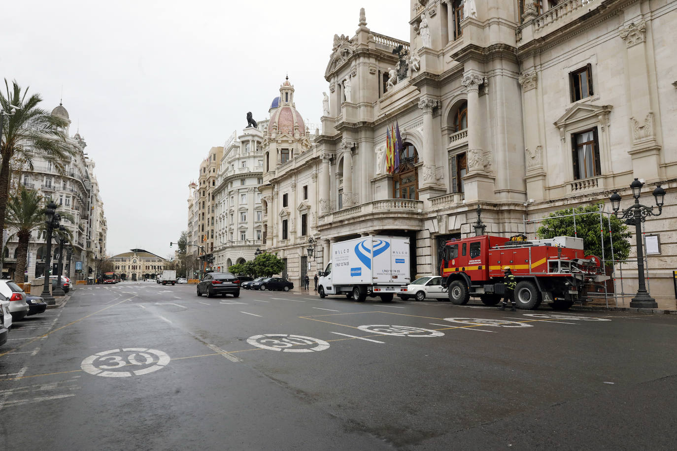 Las principales calles de la ciudad viven sus circulación ni transeúntes por la situación provocada por el Covid-19.