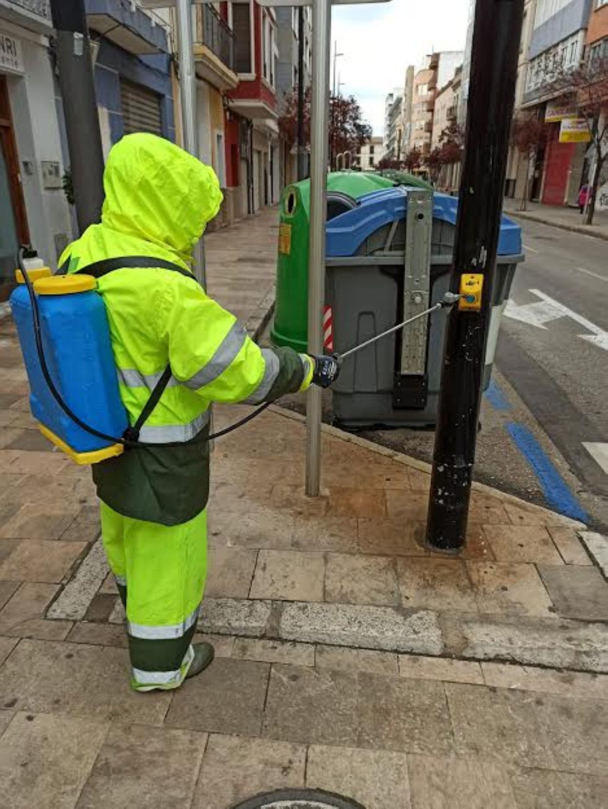 Aumentan las desinfecciones de calles y espacios públicos