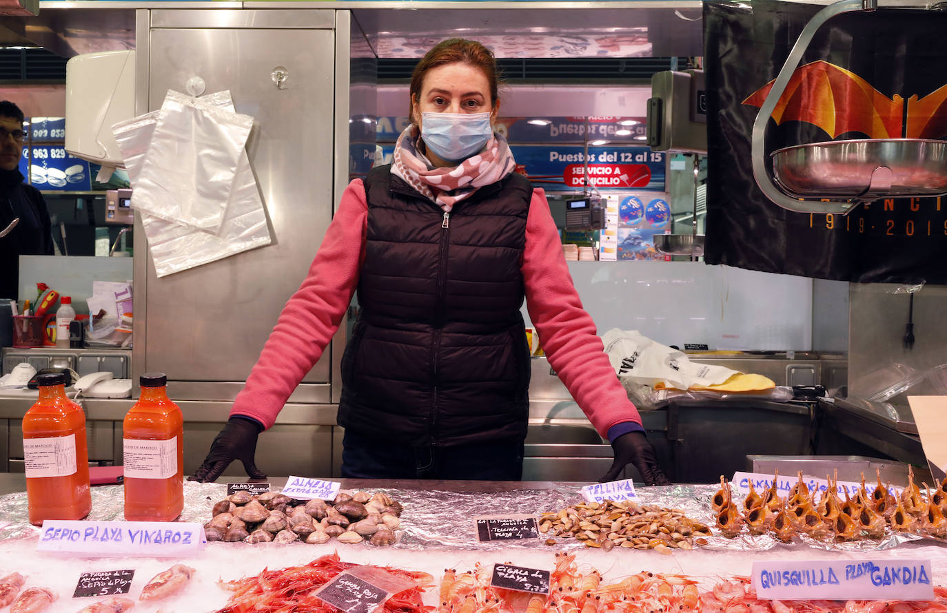 Una vendedora del Mercado Central de Valencia. 