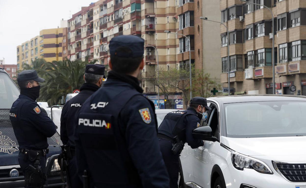 Control de la Policía Nacional en Valencia..