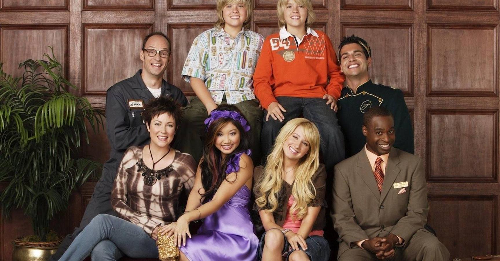 'Hotel dulce hotel': las aventuras de Zack y Cody'. Los dos hermanos viven en el lujoso hotel 'Tipton' en el que trabaja su madre y se dedican a meterse en líos constantemente. 