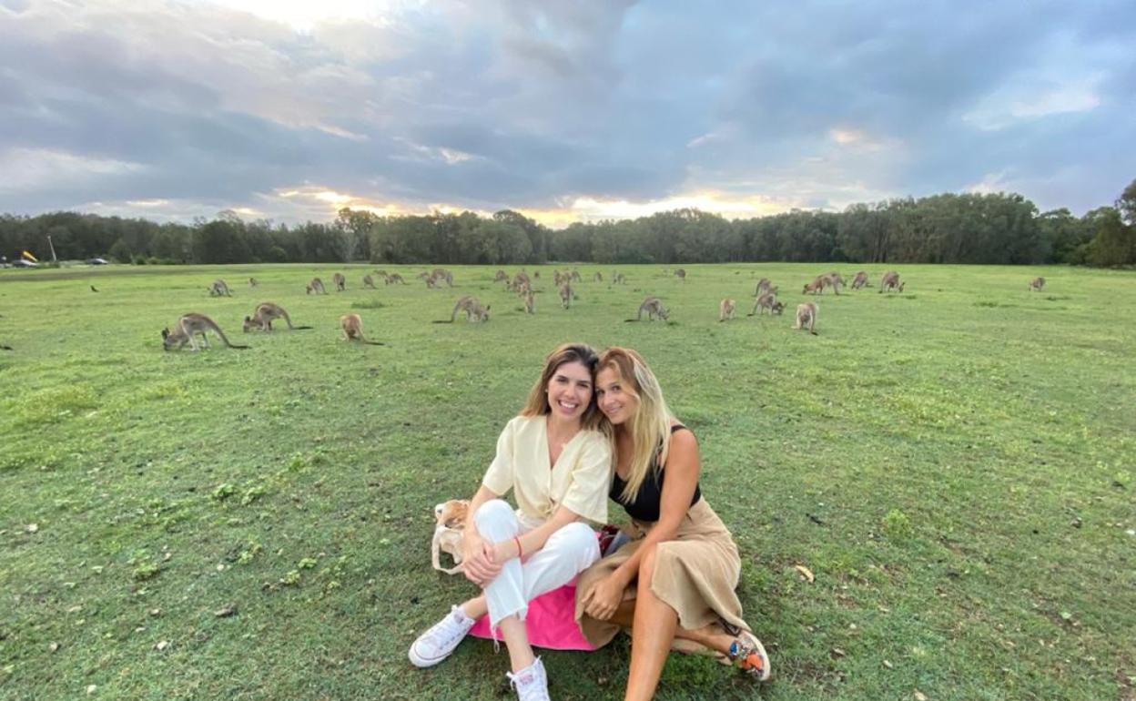 Laura y Paula, durante sus vacaciones en Australia. 