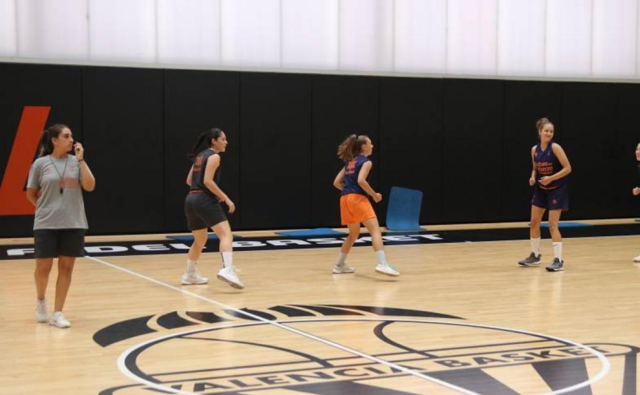 Un entrenamiento en L'Alqueria del Basket.