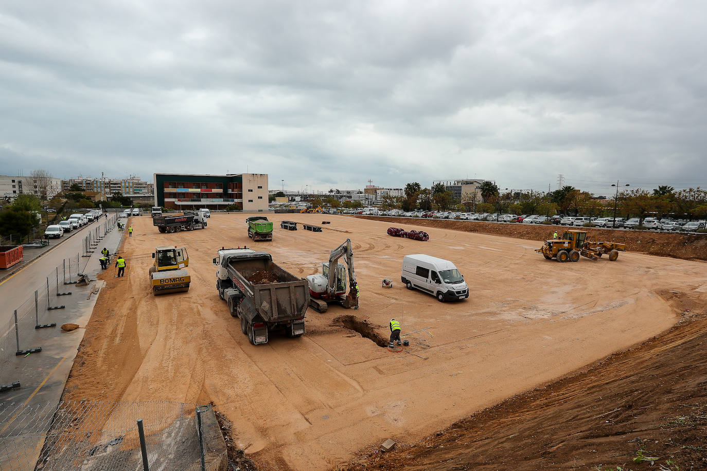 Obras para el hospital de campaña junto a La Fe. 