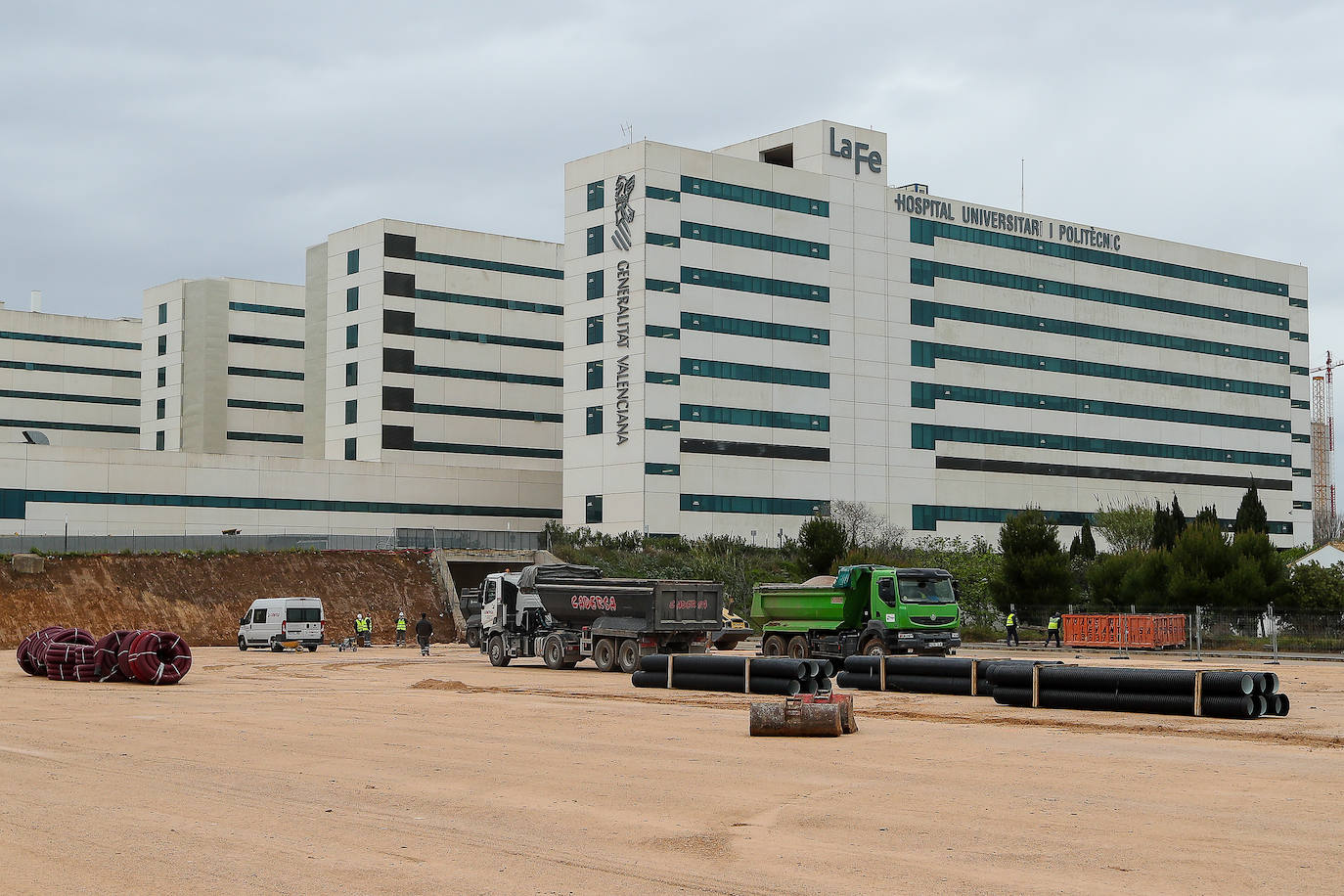 Obras para el hospital de campaña junto a La Fe. 