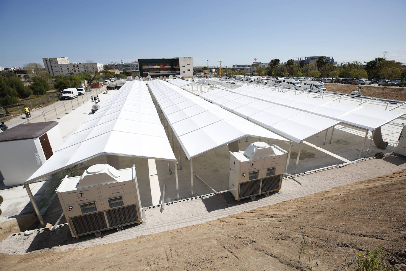 La crisis sanitaria de carácter mundial causada por el Covid-19 está desbordando el sistema hospitalario. El edificio, que se está construyendo junto al hospital La Fe, tendrá 500 camas.