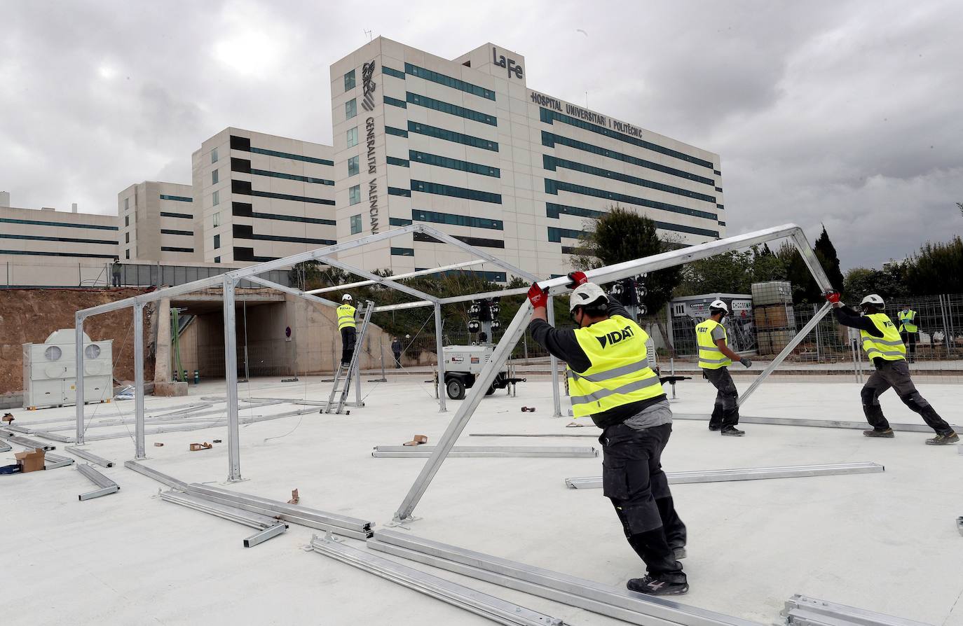 La crisis sanitaria de carácter mundial causada por el Covid-19 está desbordando el sistema hospitalario. El edificio, que se está construyendo junto al hospital La Fe, tendrá 500 camas.