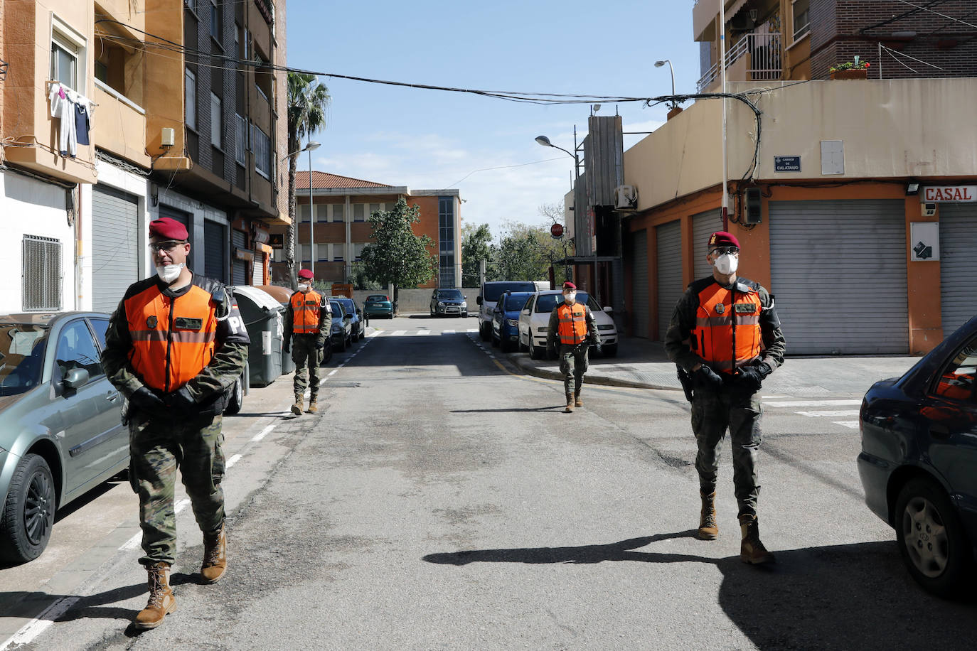 Fotos: La Policía Militar patrulla las calles de Valencia