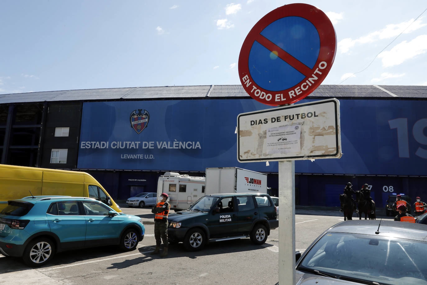 Fotos: La Policía Militar patrulla las calles de Valencia