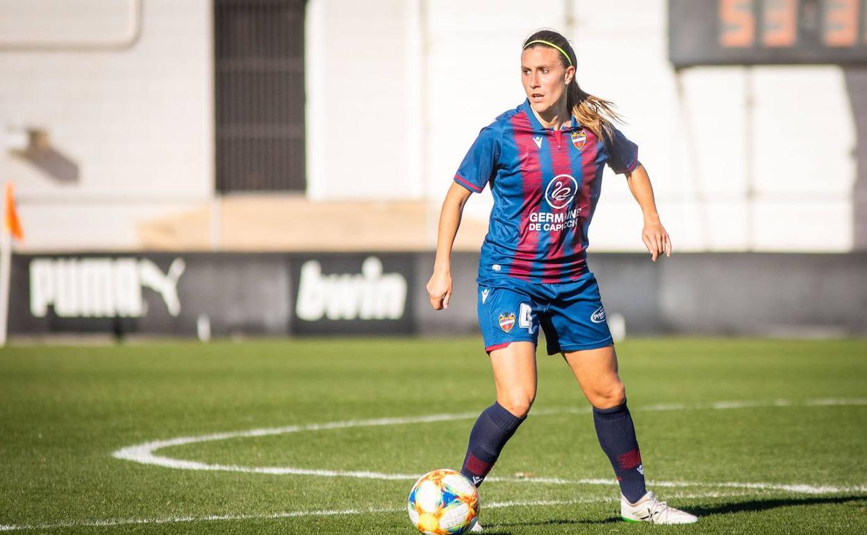 Gemma Gili, durante un partido de la presente temporada.