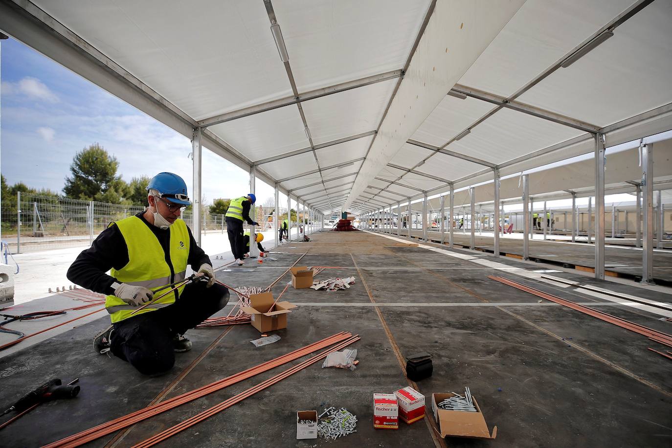 La crisis sanitaria de carácter mundial causada por el Covid-19 está desbordando el sistema hospitalario. El edificio, que se está construyendo junto al hospital La Fe, tendrá 500 camas.