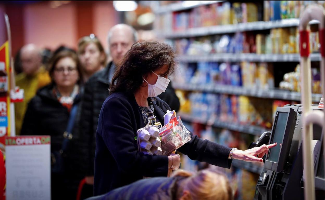 Coronavirus | El Gobierno pide planificar las compras en Semana Santa para evitar los contagios por coronavirus