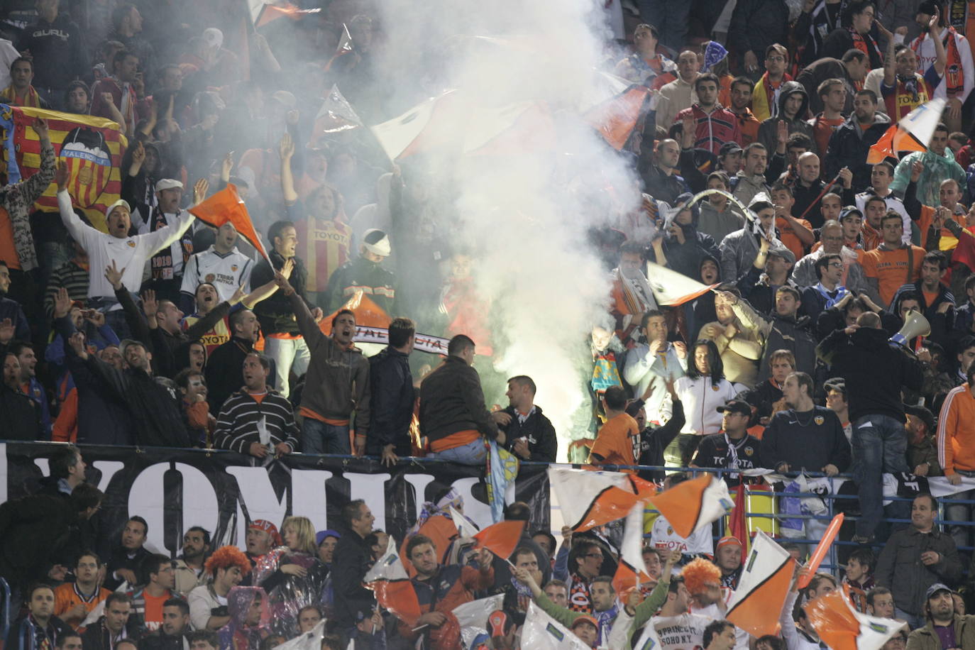 El fondo valencianista del Vicente Calderón