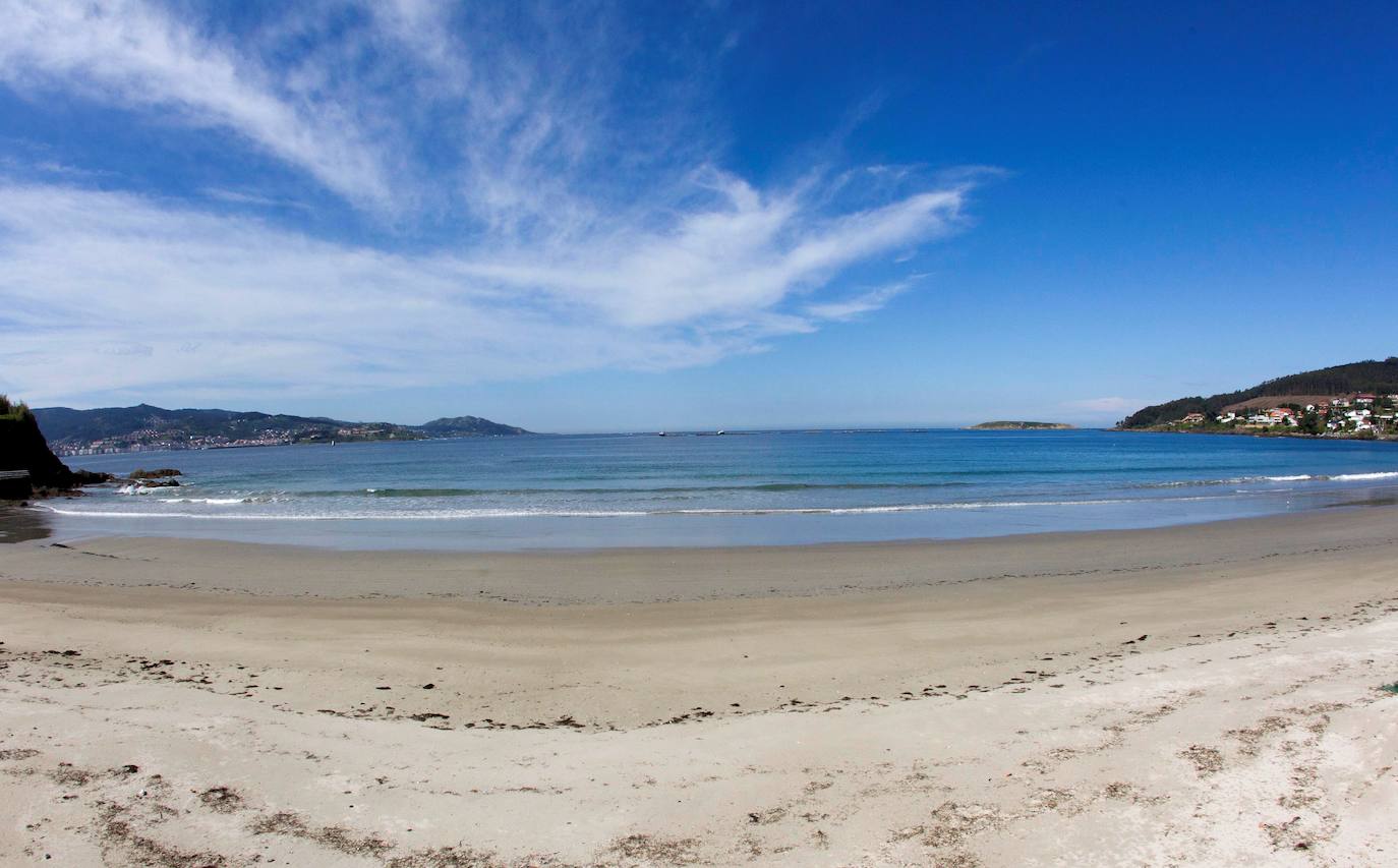 Playa de A Madorra en Panxón, Pontevedra, totalmente vacía. 