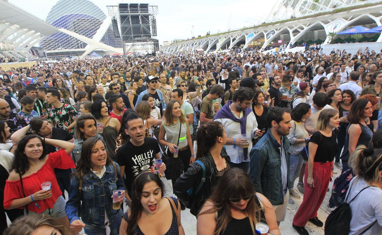 Espectadores en una edción anterior del Festival de les Arts. 