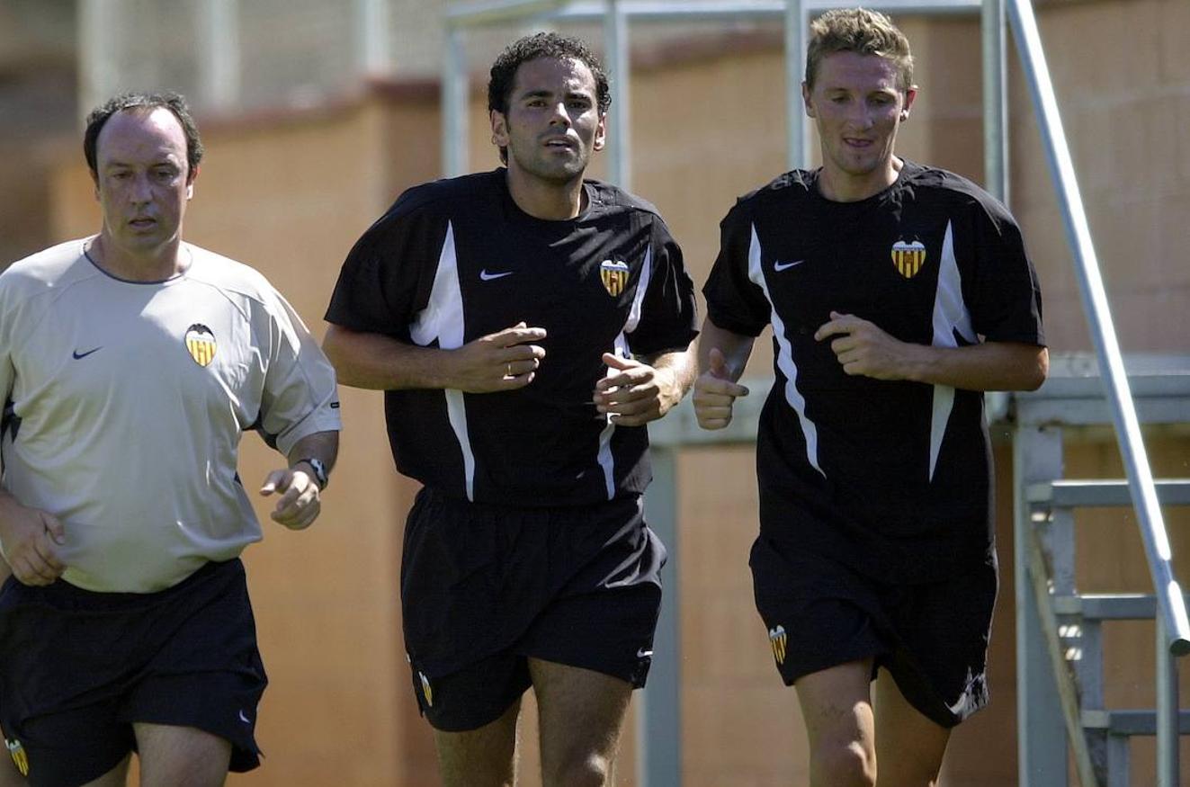 Benítez, Salva Ballesta y Mista, en plena carrera