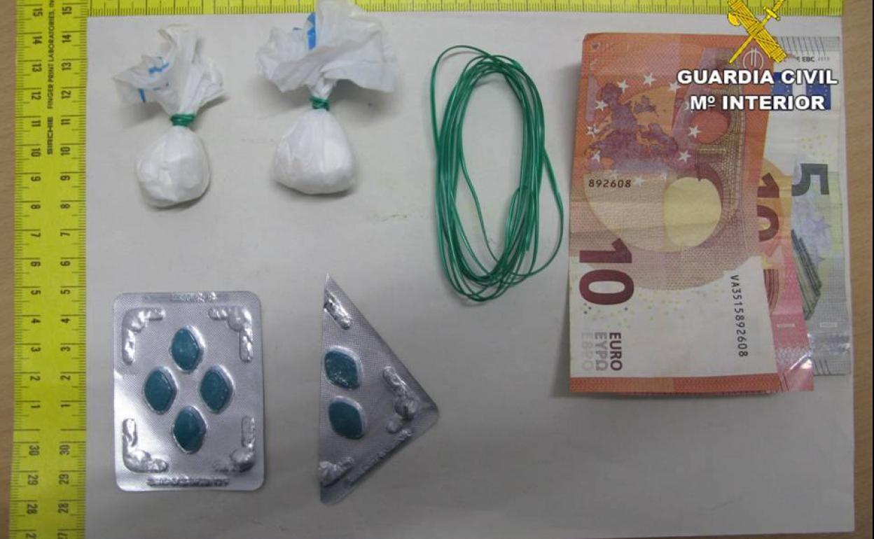 Detenido en un control de Guardamar de Segura un conductor con cocaína y medicamentos para la disfunción eréctil en su coche