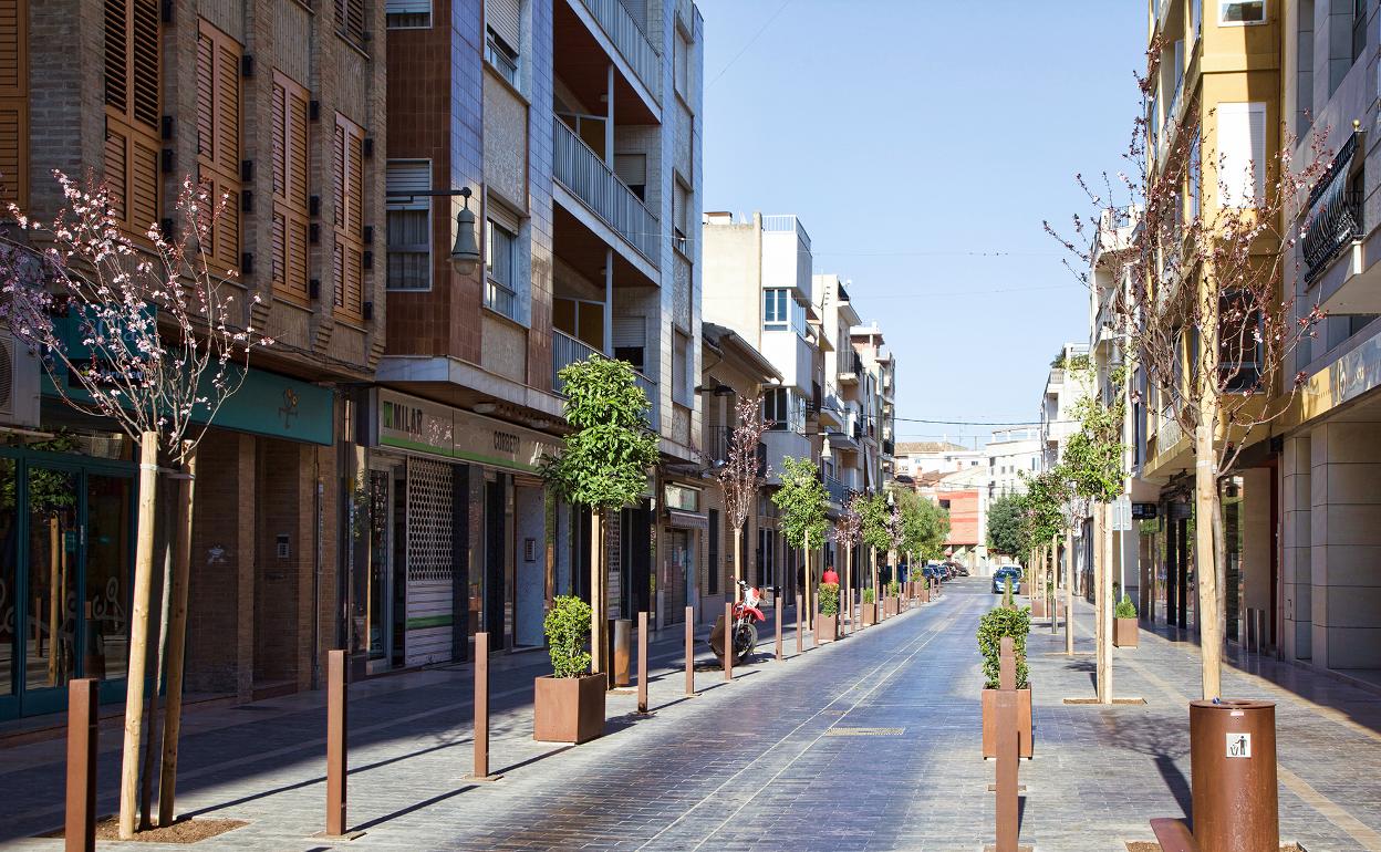 Los comercios de l'Alcúdia exentos de pagar la tasa de basura al estar cerrados. 